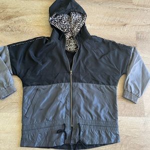 Buc-ees Womens windbreaker XS